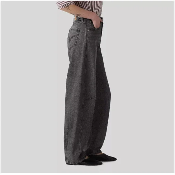 Levi's Women's Cinch Barrel Jeans 30x31 NWT Black "Past Lives" - Picture 2 of 12